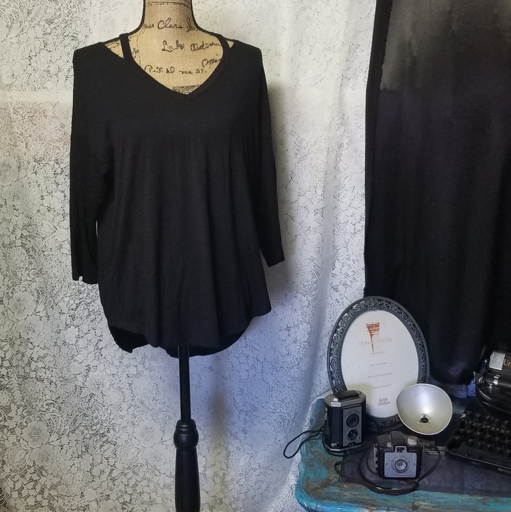Soft Black Cut-out neckline Tshirt